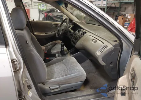 2001 Honda Accord 2.3 Ex из США, поврежденный, VIN 1HGCG55631A136784